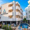 Antalya Lara’da şehir içinde konumlanan Azuu Boutique Hotel’in modern mimarisi, havuz alanı ve sakin butik otel atmosferi